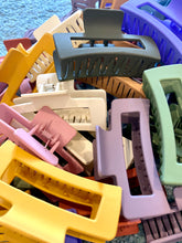 Load image into Gallery viewer, Classic Hair Claws