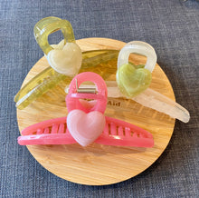 Load image into Gallery viewer, Heart Hair Claws