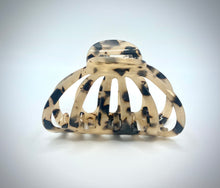 Load image into Gallery viewer, Queen's Hair claws