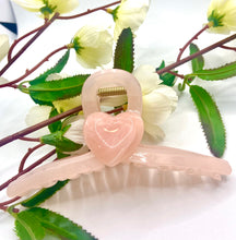Load image into Gallery viewer, Heart Hair Claws
