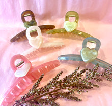 Load image into Gallery viewer, Heart Hair Claws