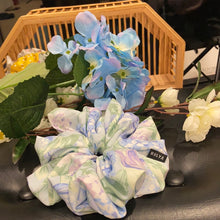 Load image into Gallery viewer, Hydrangea
